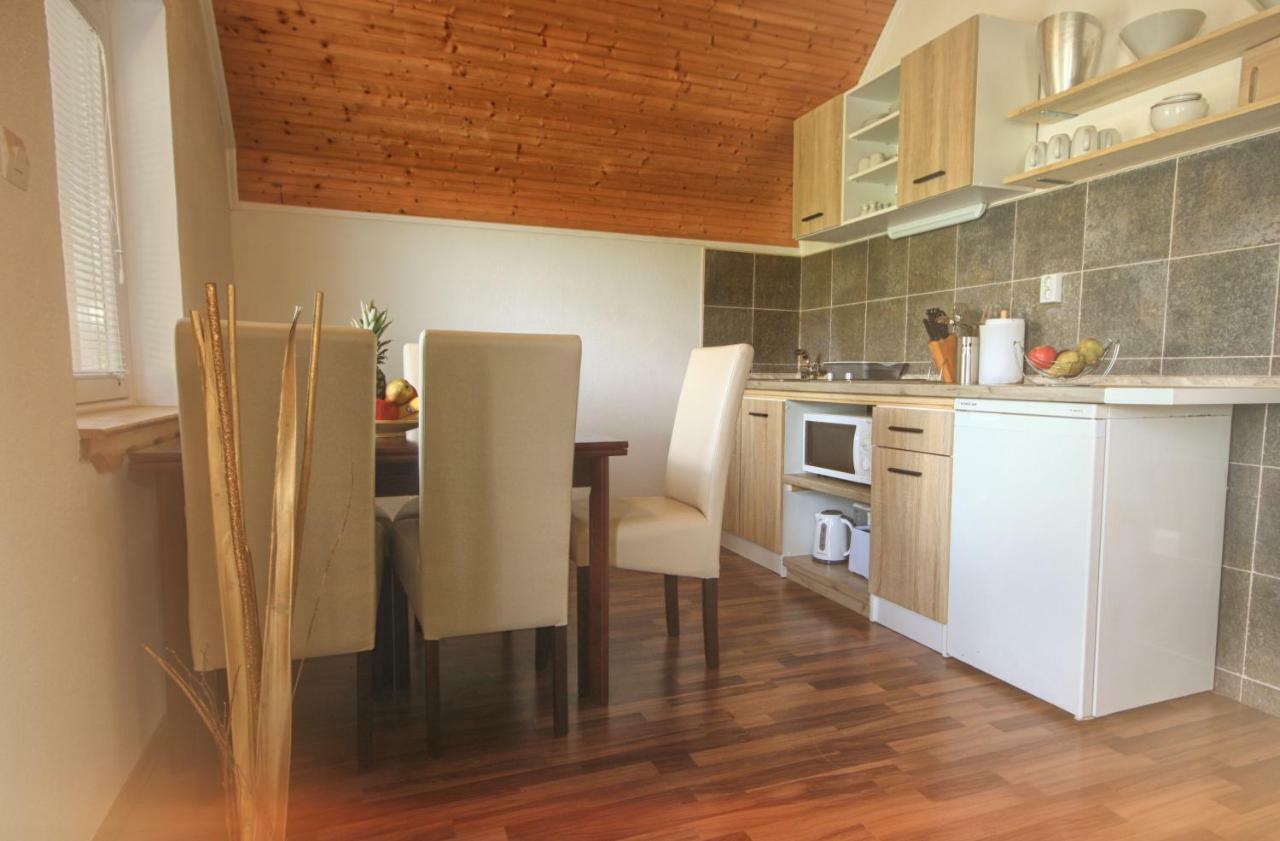Charly'S Apartment Смолянац Екстериор снимка